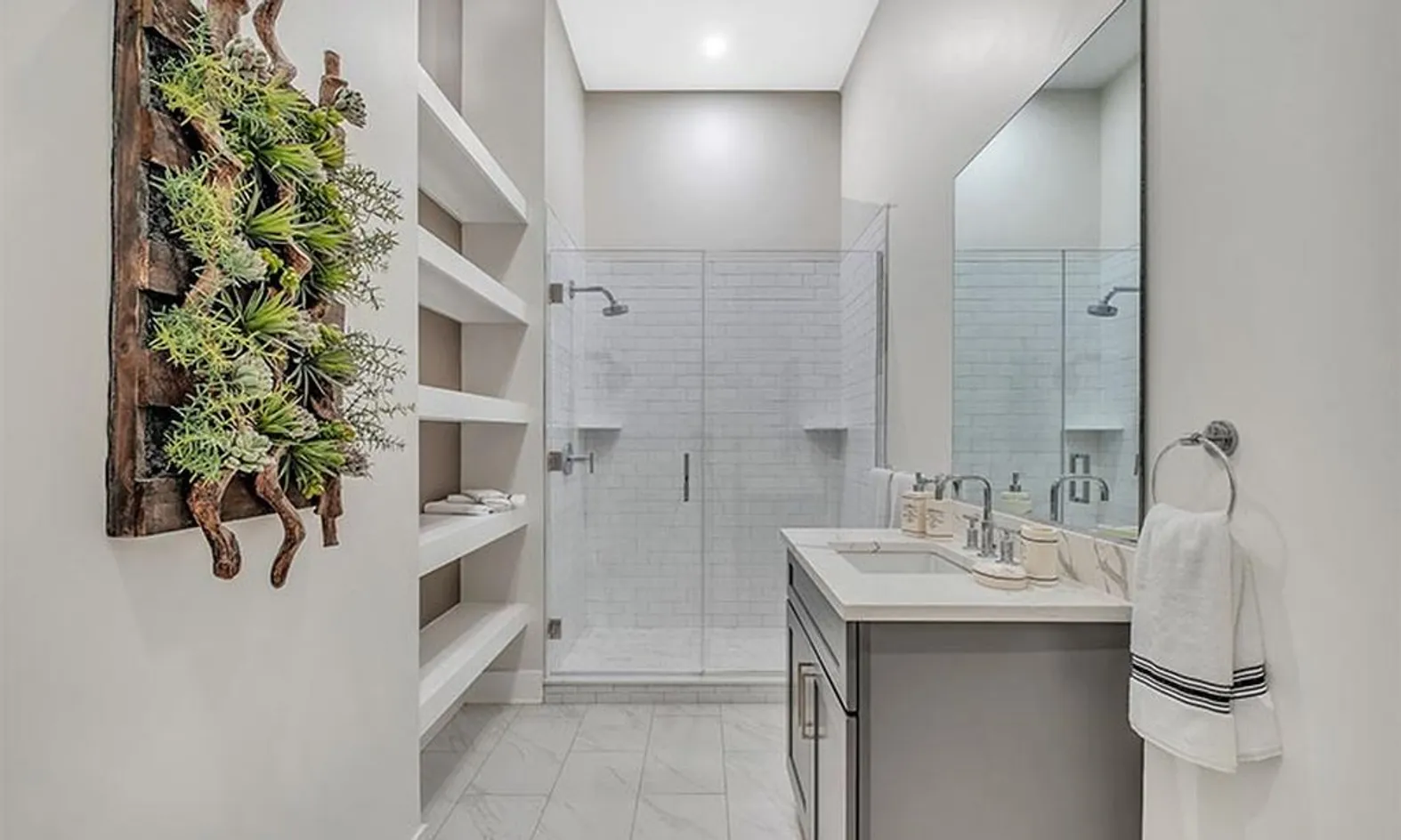 Model Master Bath
