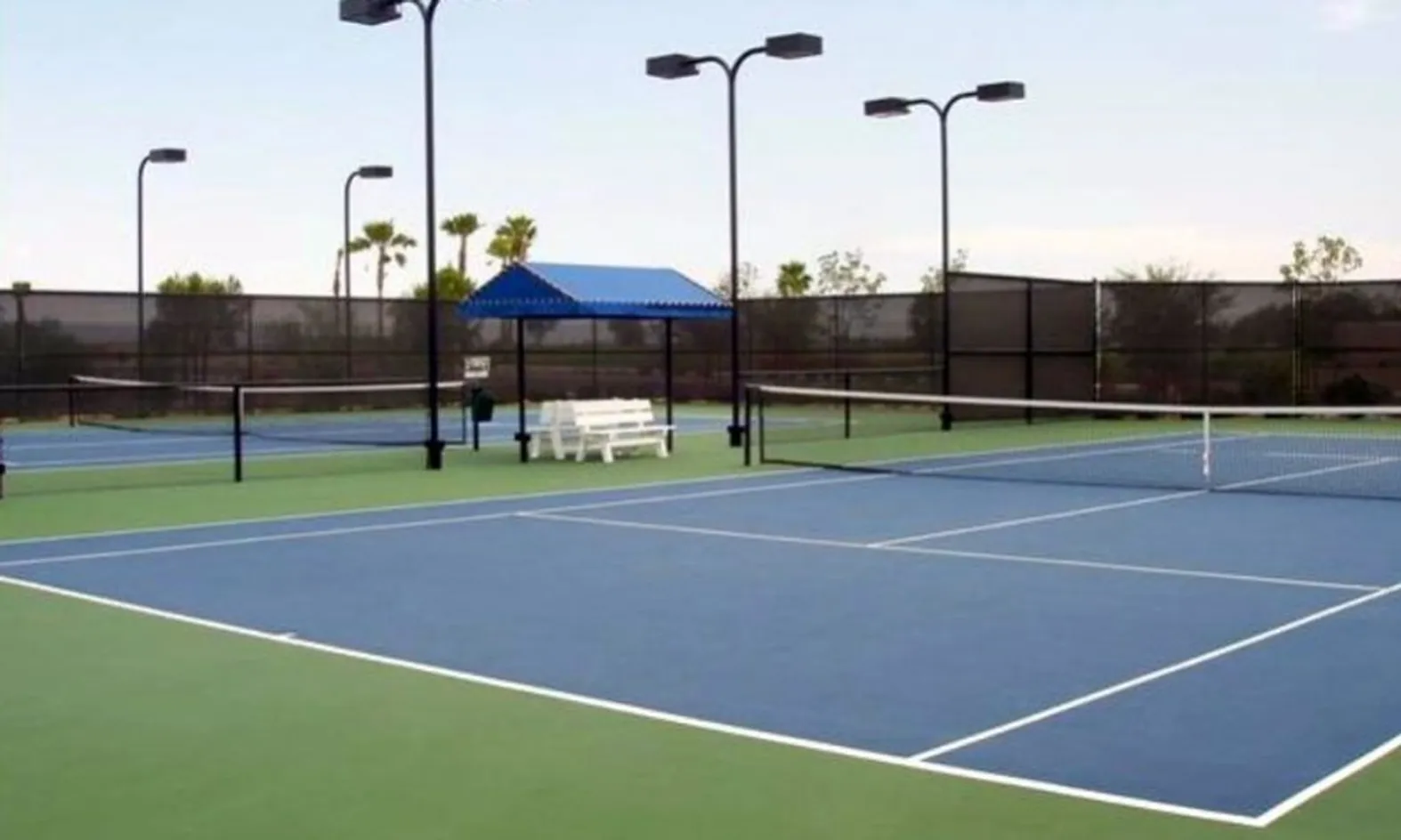 6 Tennis Courts
