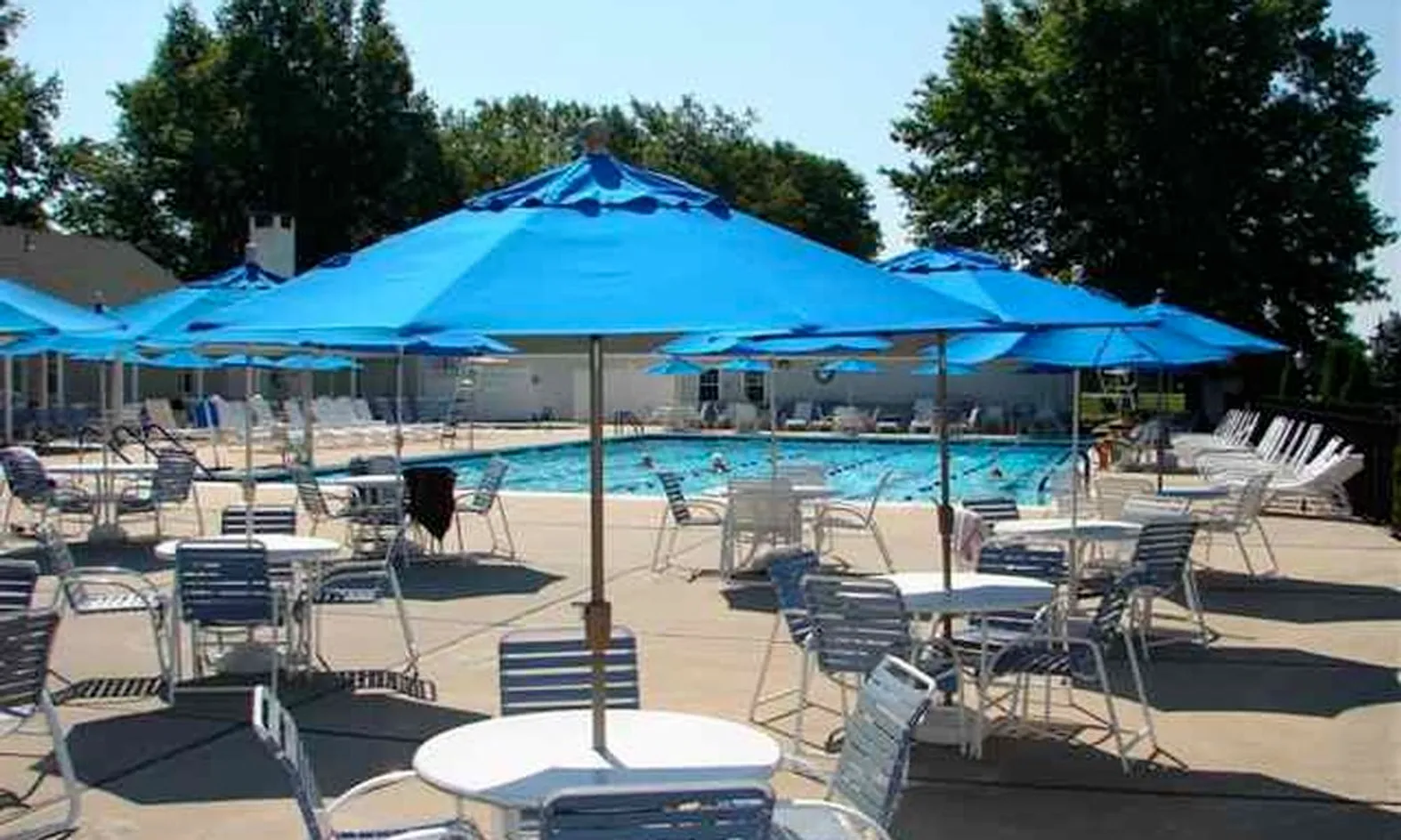 Outdoor Pool & Sundeck