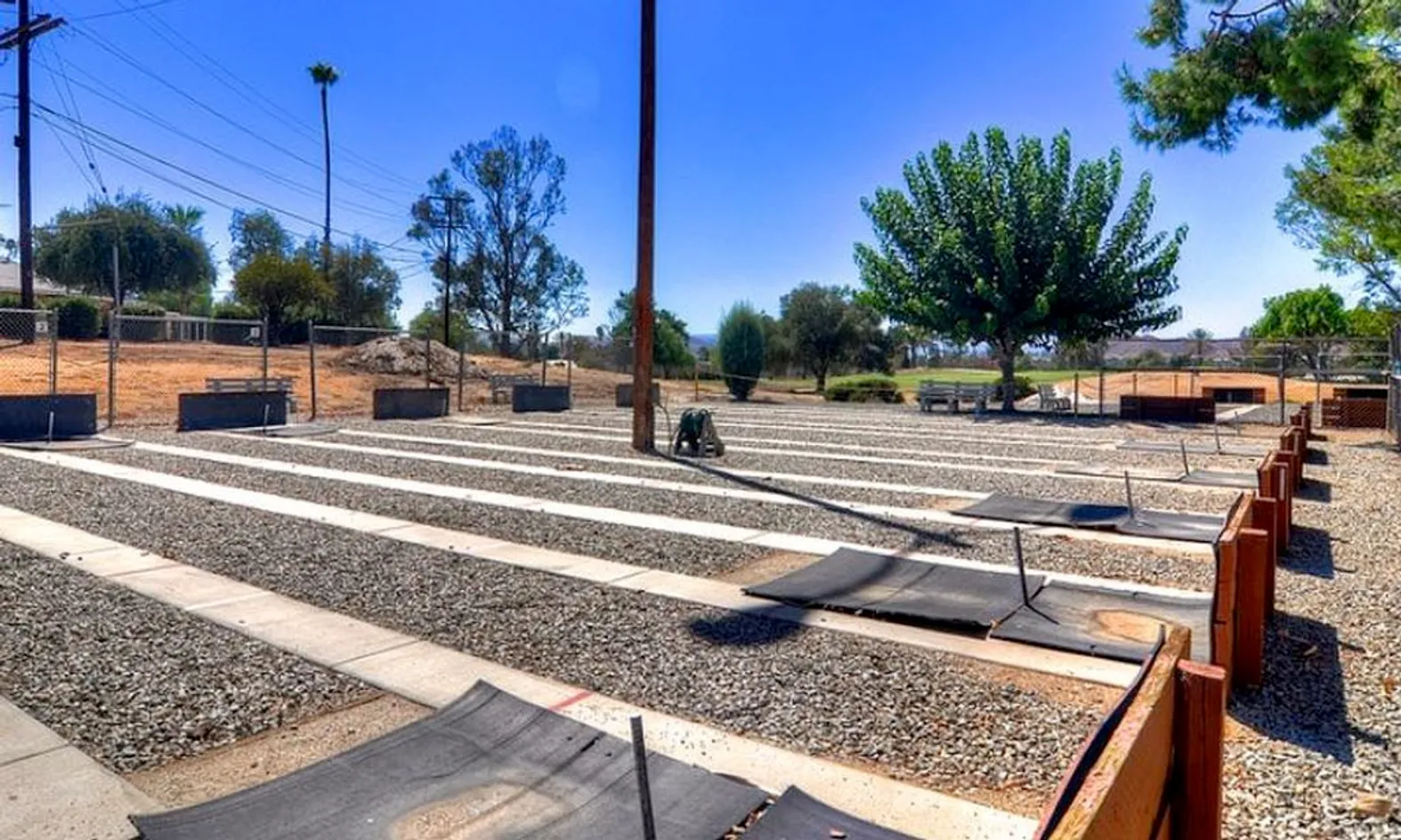 6 Horseshoe Pits