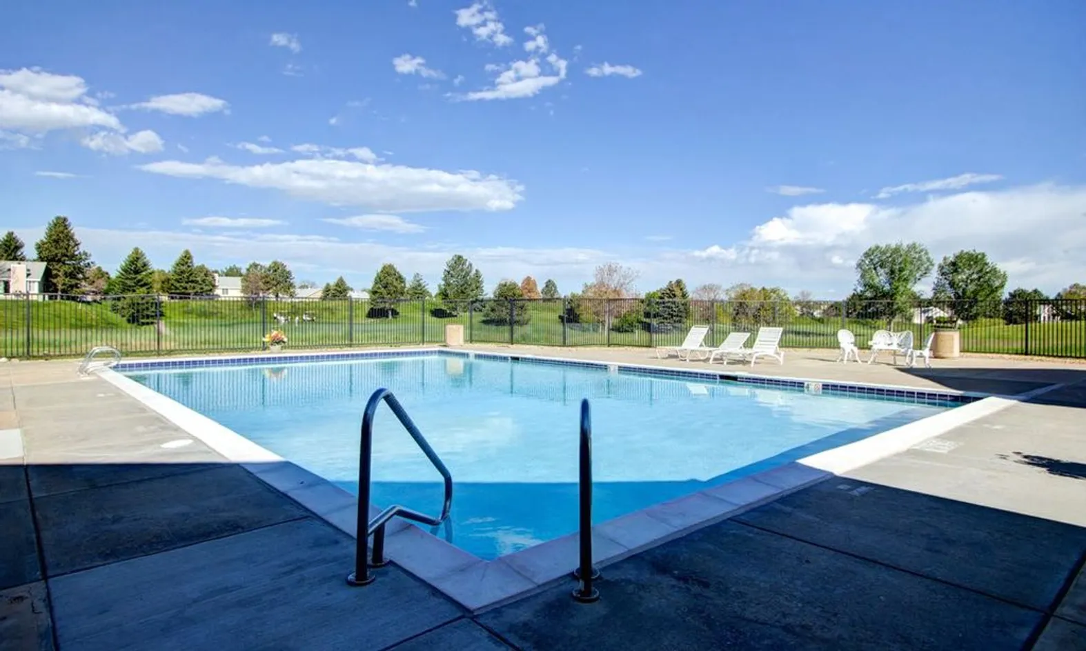 Outdoor Pool & Spa