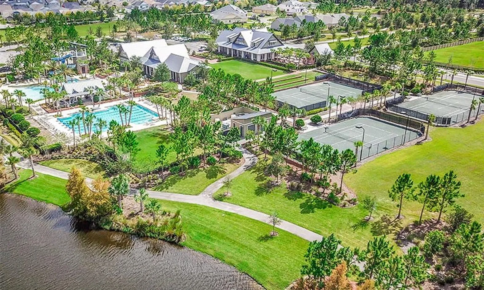 RiverHouse Tennis Courts