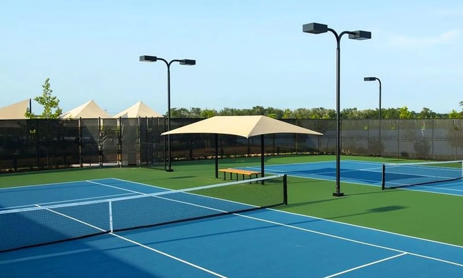 2 Tennis Courts