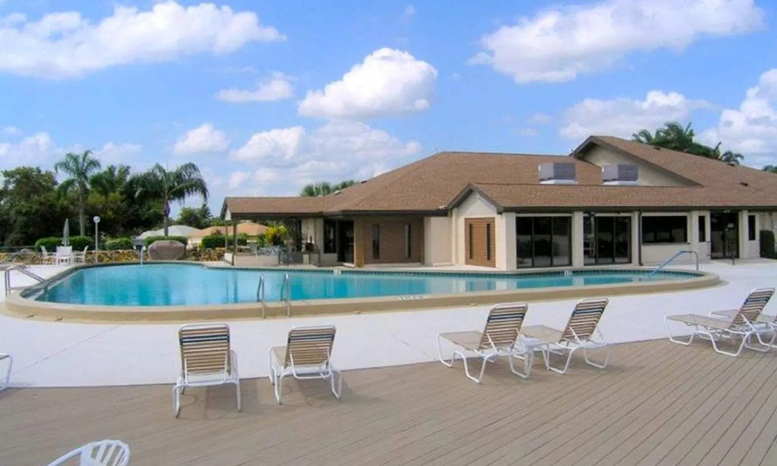 Clubhouse & Outdoor Pool