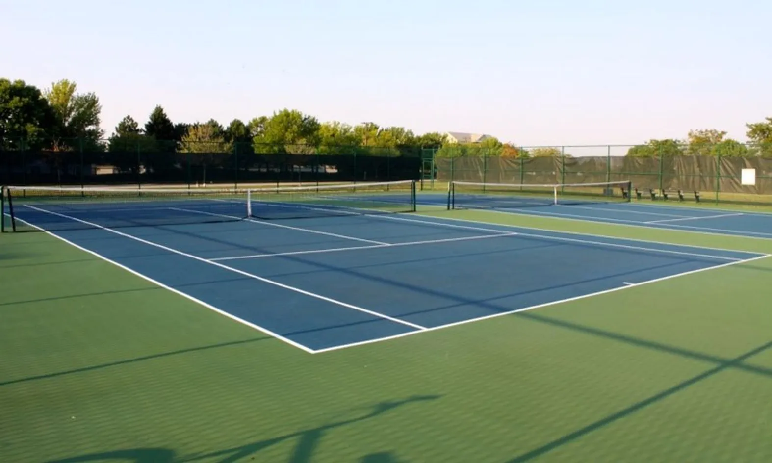 2 Tennis Courts
