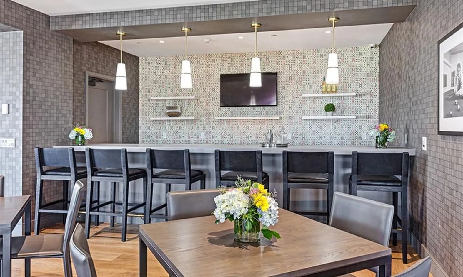 Clubhouse Bar