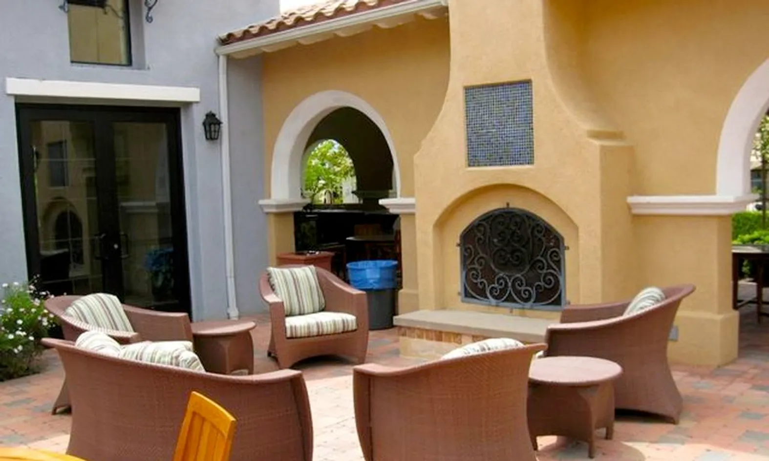 Fireplace Lounge