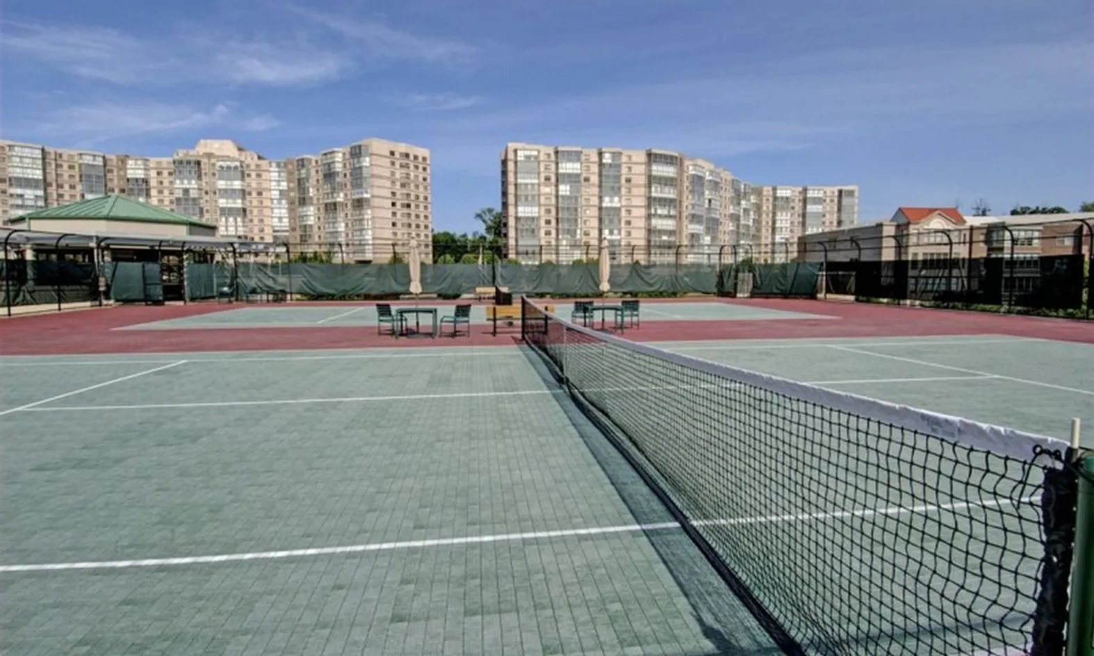 2 Tennis Courts