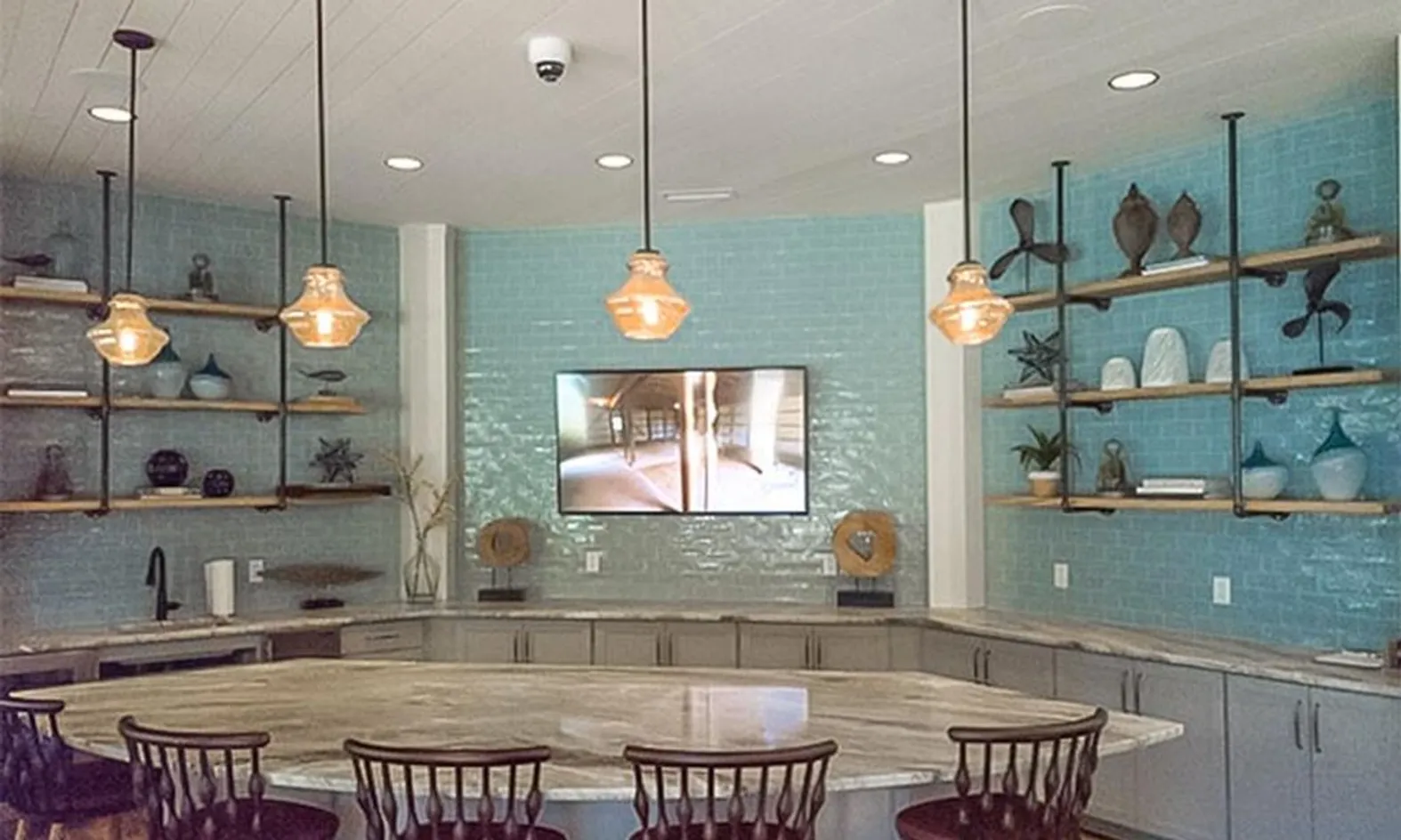 Bar & Demonstration Kitchen
