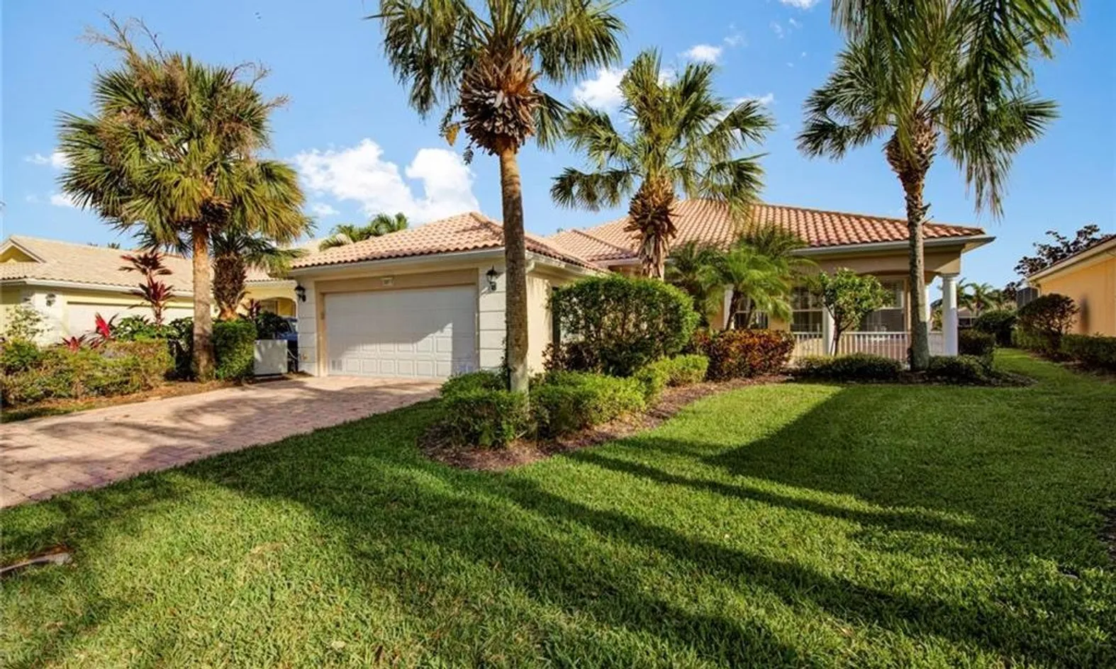 VillageWalk of Bonita Springs