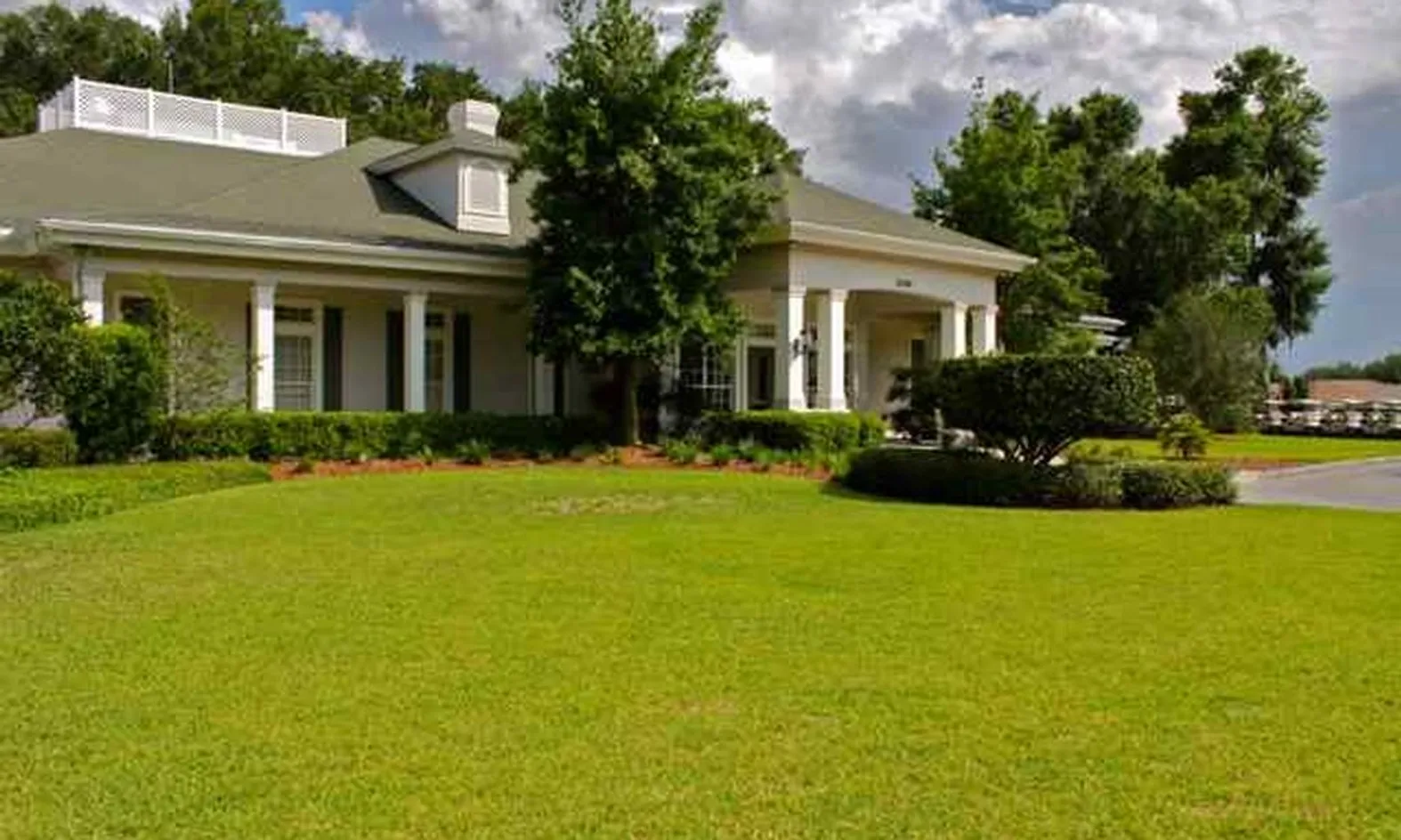 Golf Club and Tin Cup Restaurant
