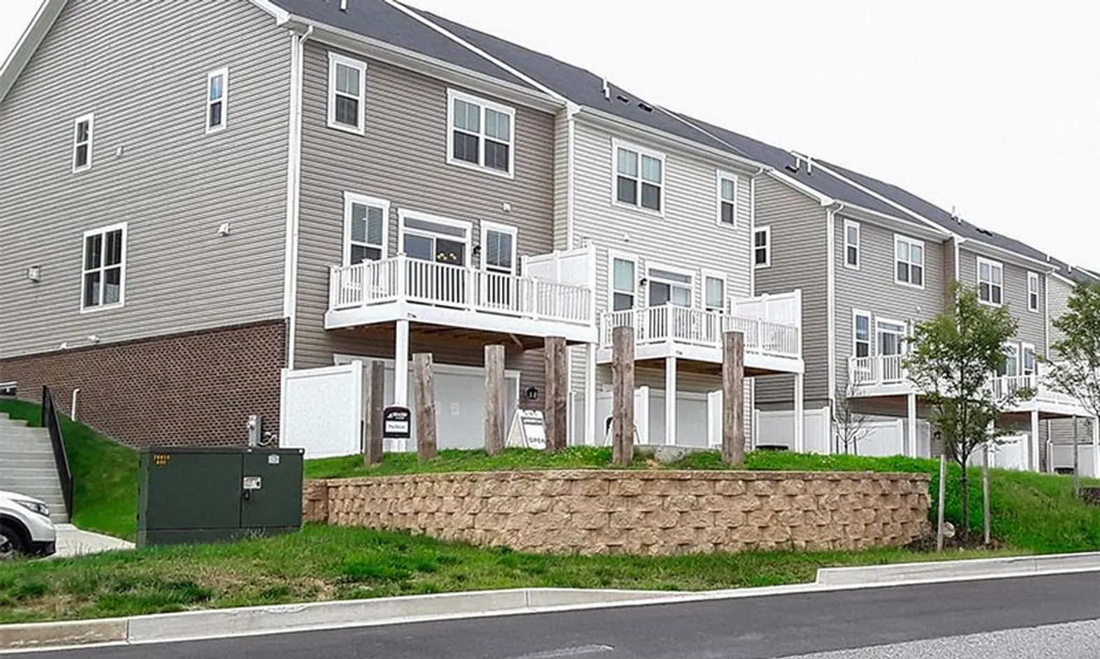 Attached Homes & Condominiums