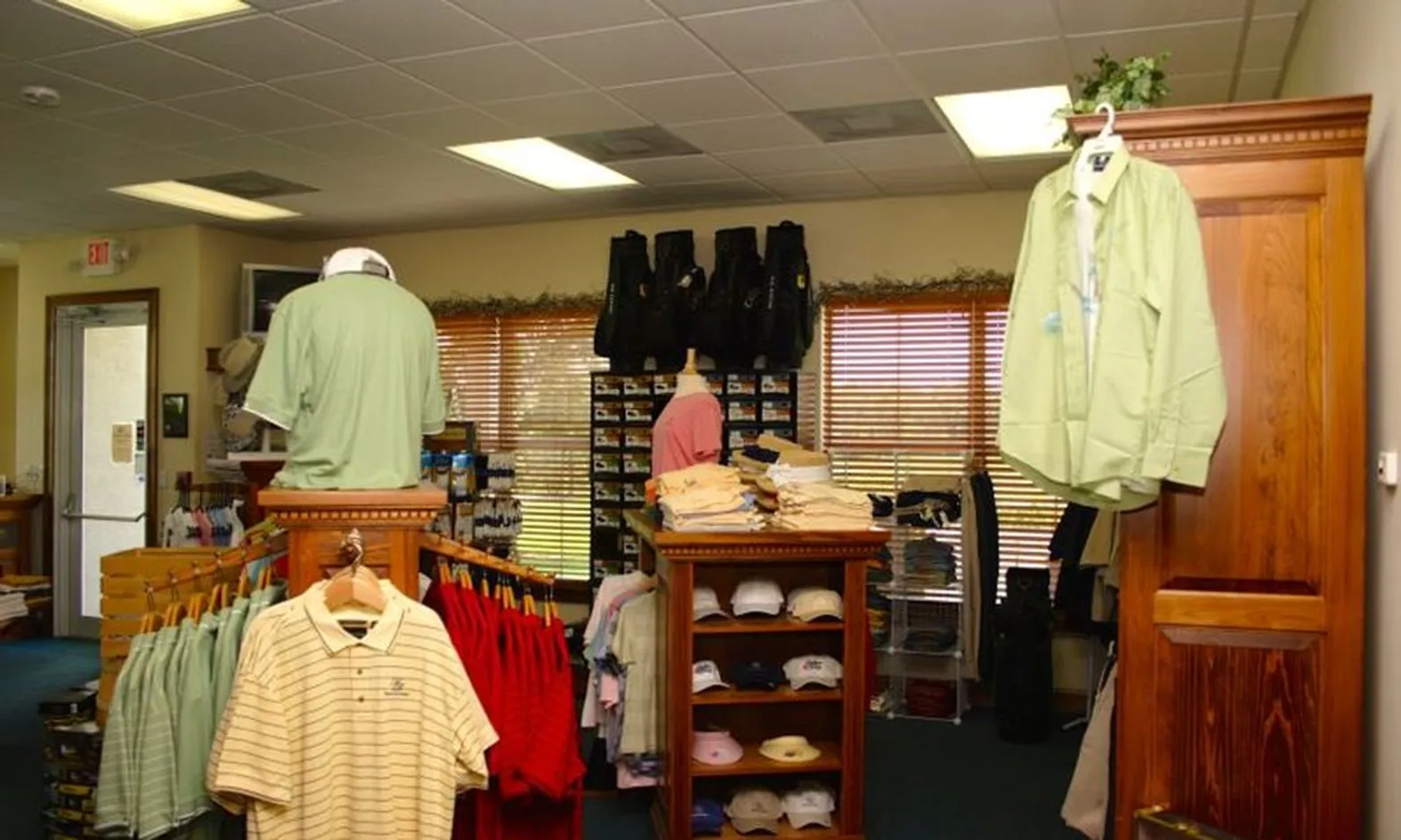2 Pro Shops