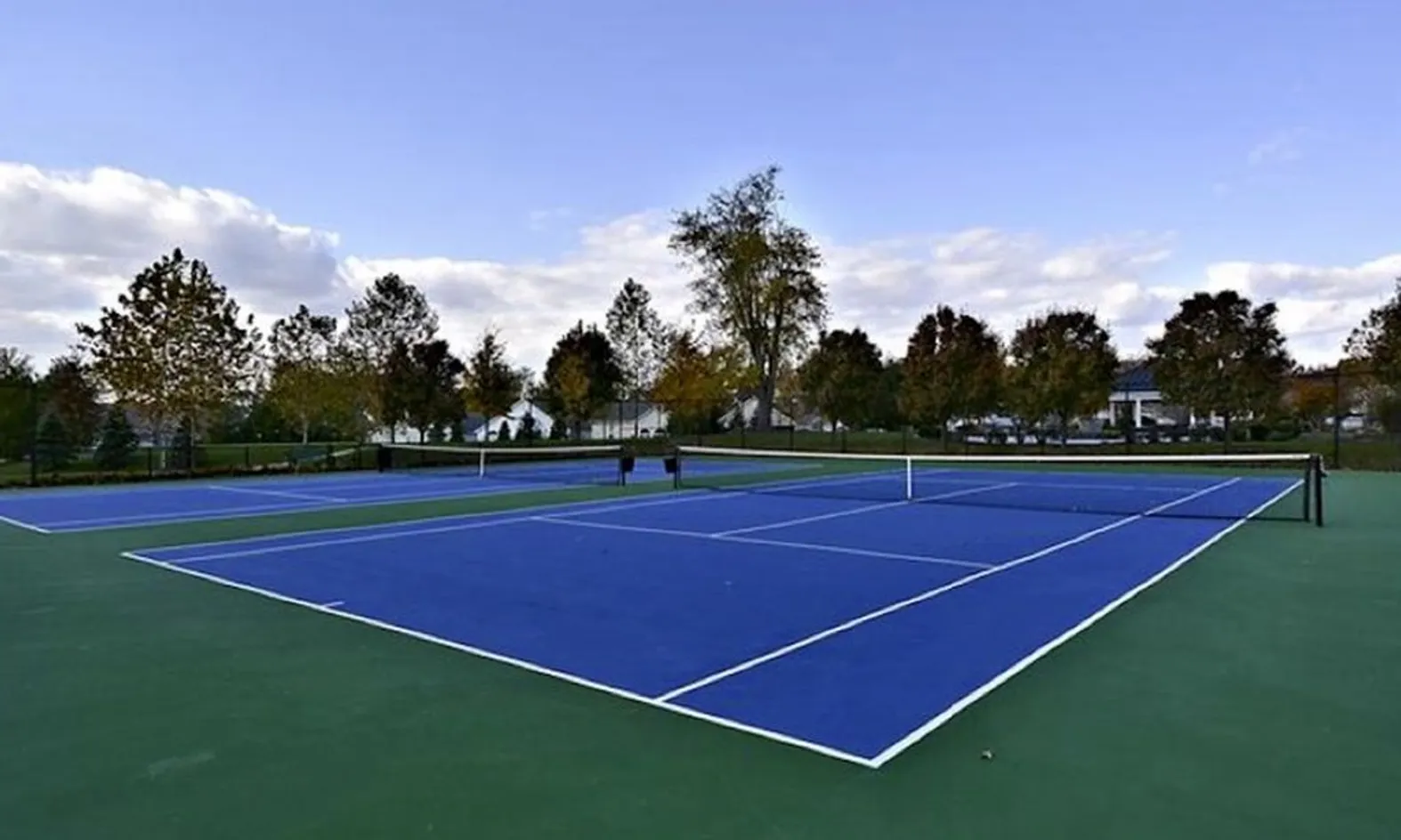 2 Tennis Courts