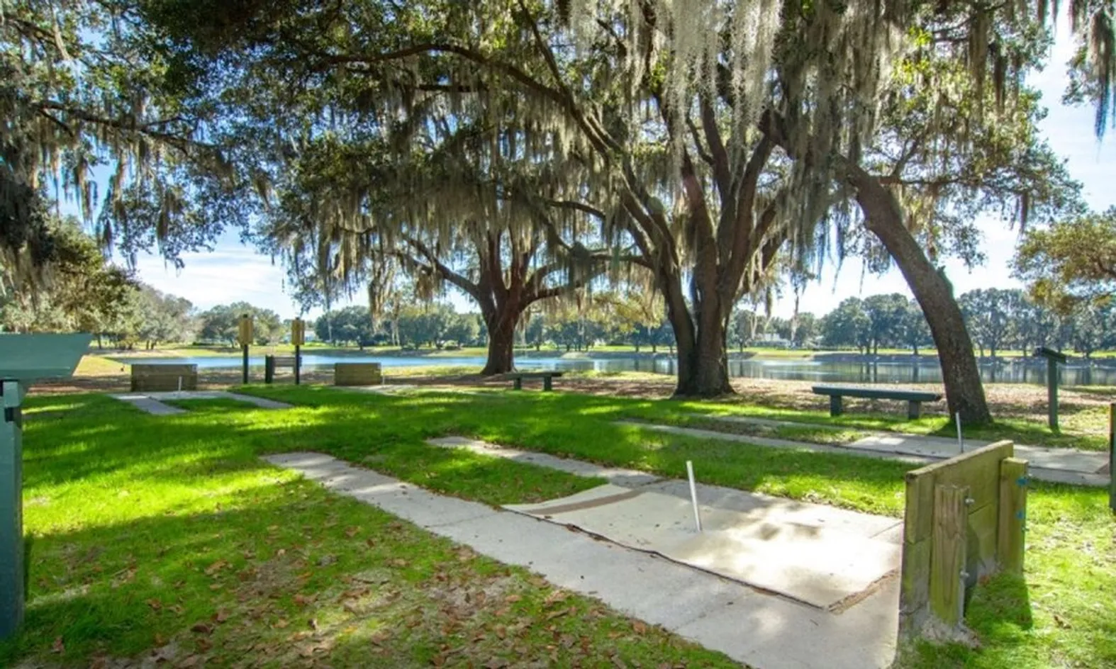 6 Horseshoe Pits