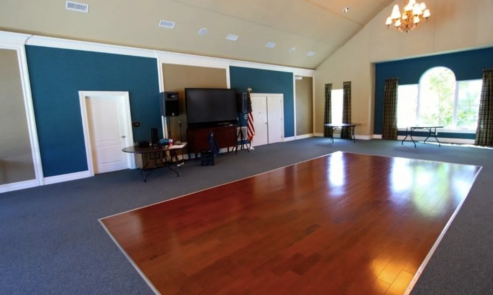 Ballroom & Dance Floor