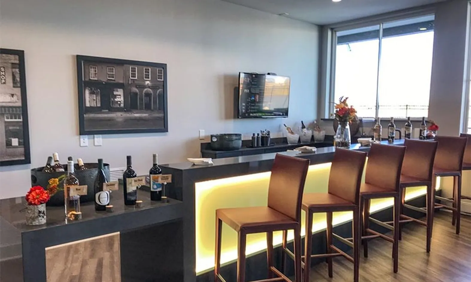 Clubhouse Bar