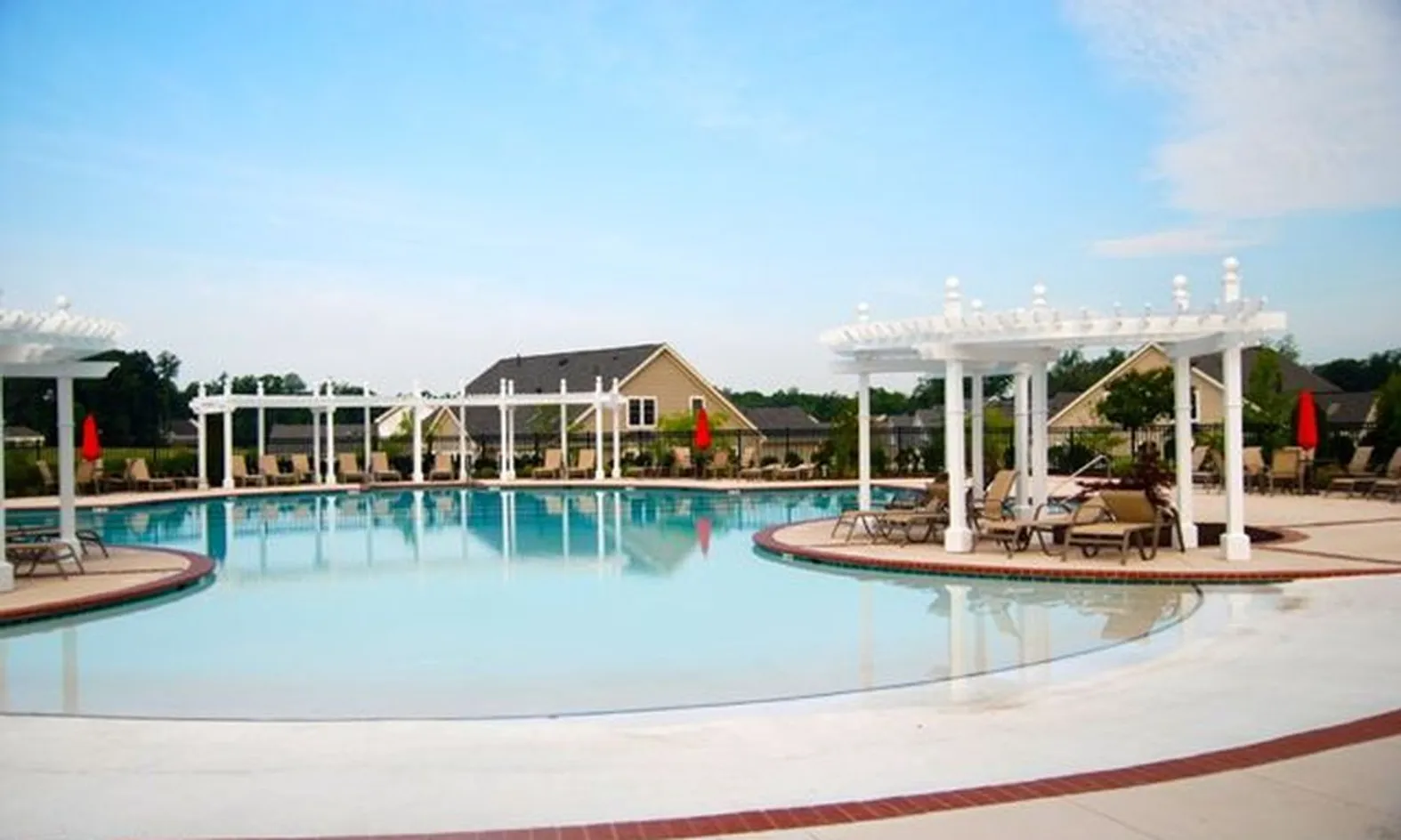 Outdoor Zero-Entry Pool