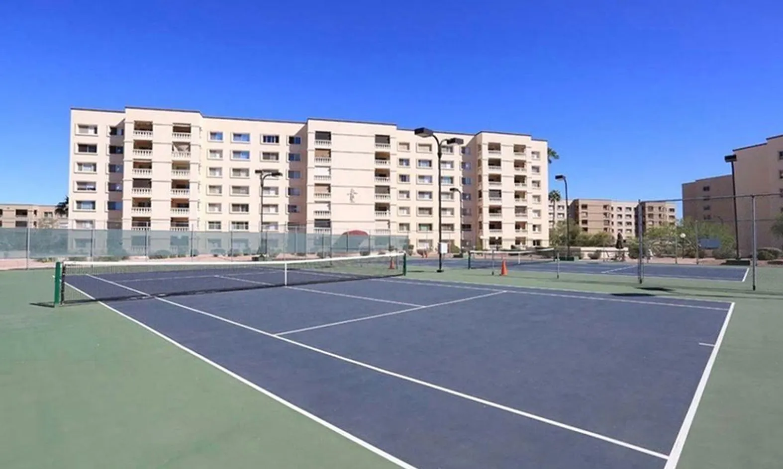 2 Tennis Courts
