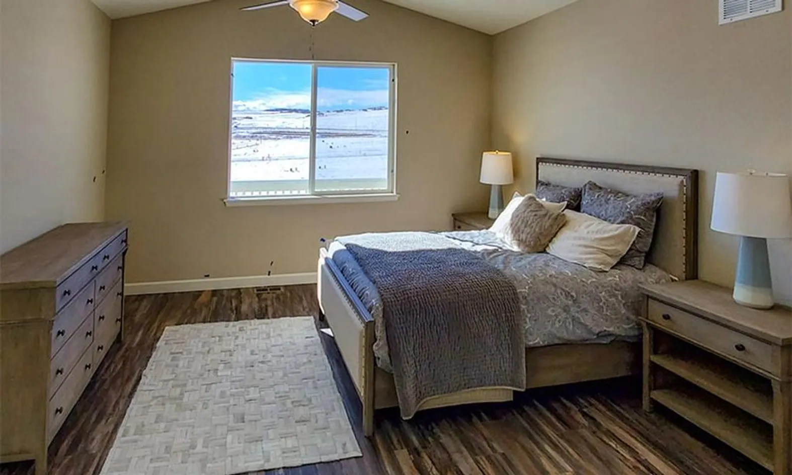 Model Master Bedroom