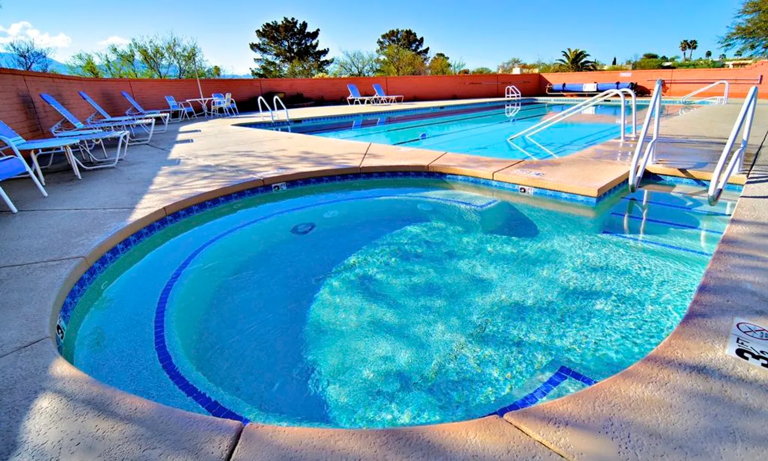 Outdoor Pool & Spa