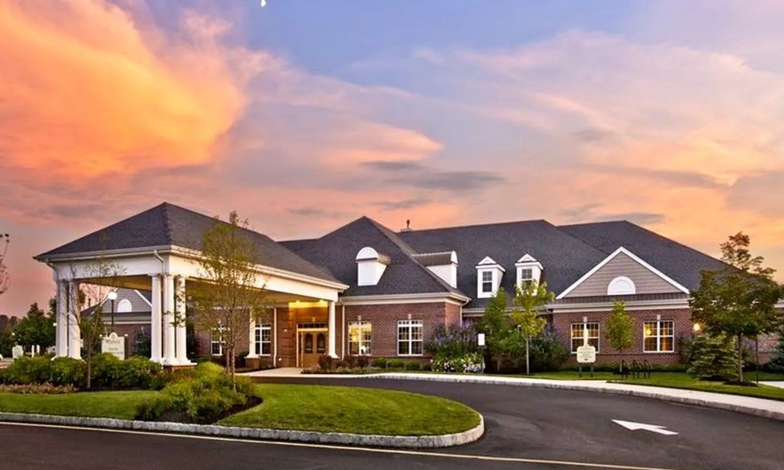 Equestra at Colts Neck Crossing - Farmingdale, NJ