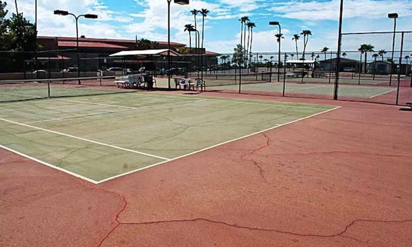 4 Tennis Courts