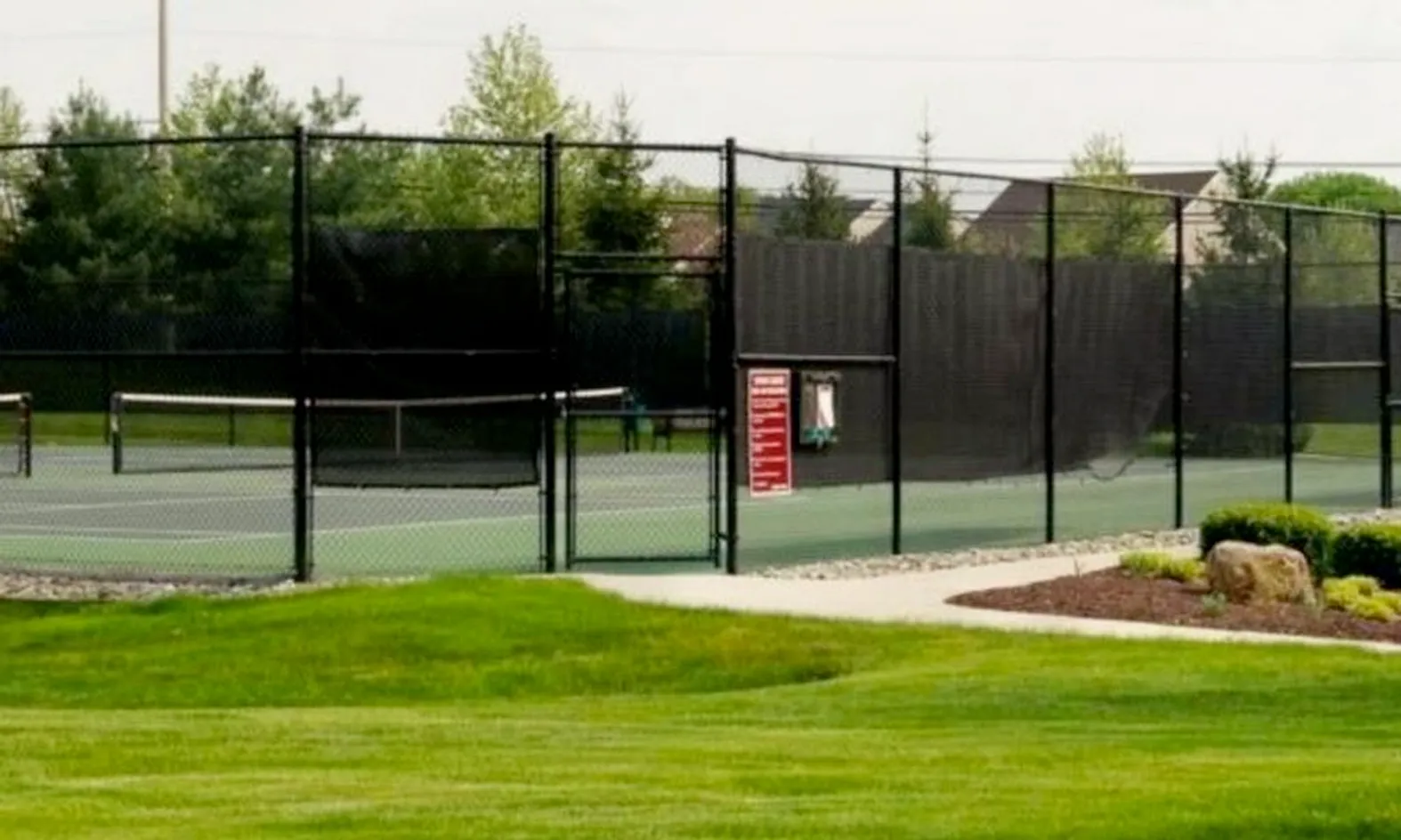 2 Tennis Courts