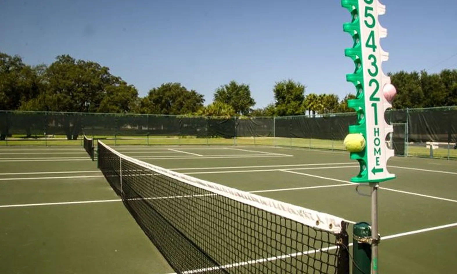 2 Tennis Courts