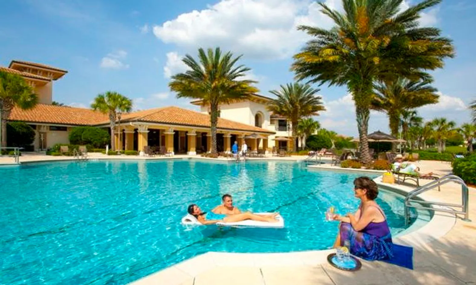 Outdoor Resort-Style Pool
