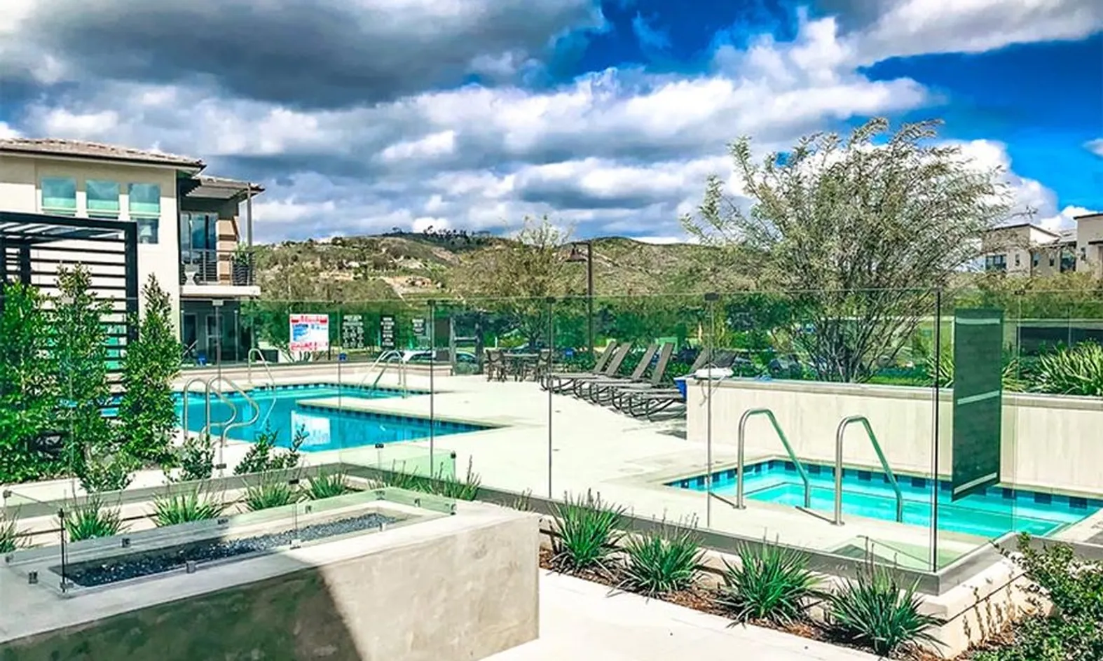 Outdoor Pool & Spa