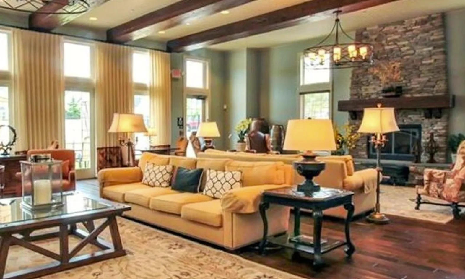 Clubhouse Meeting Room