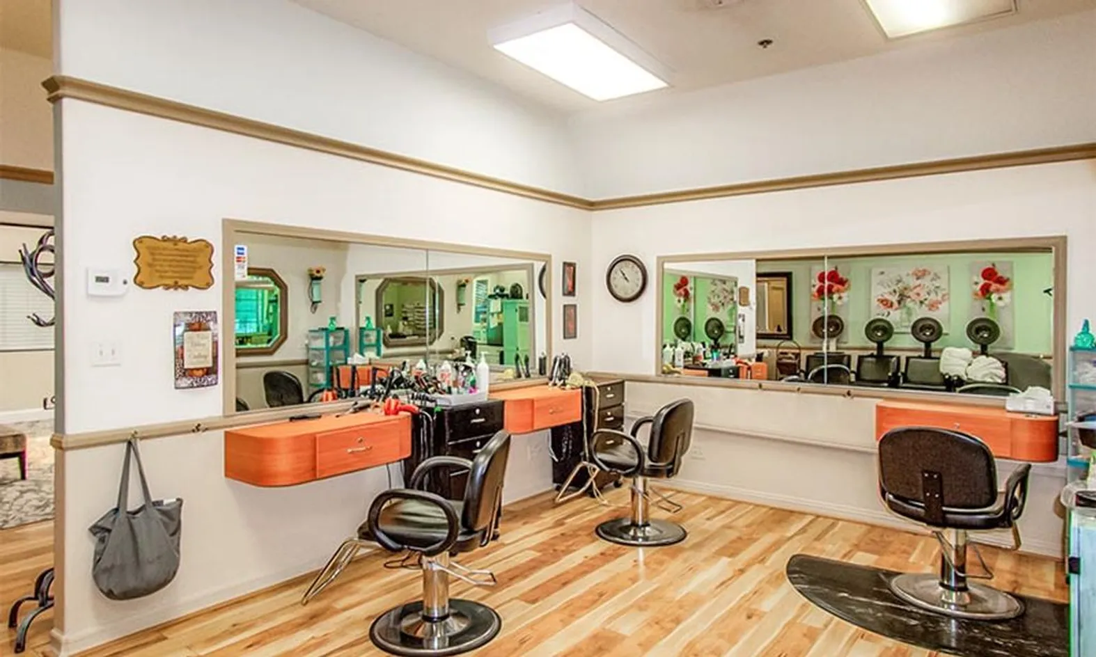 Hair & Nail Salon