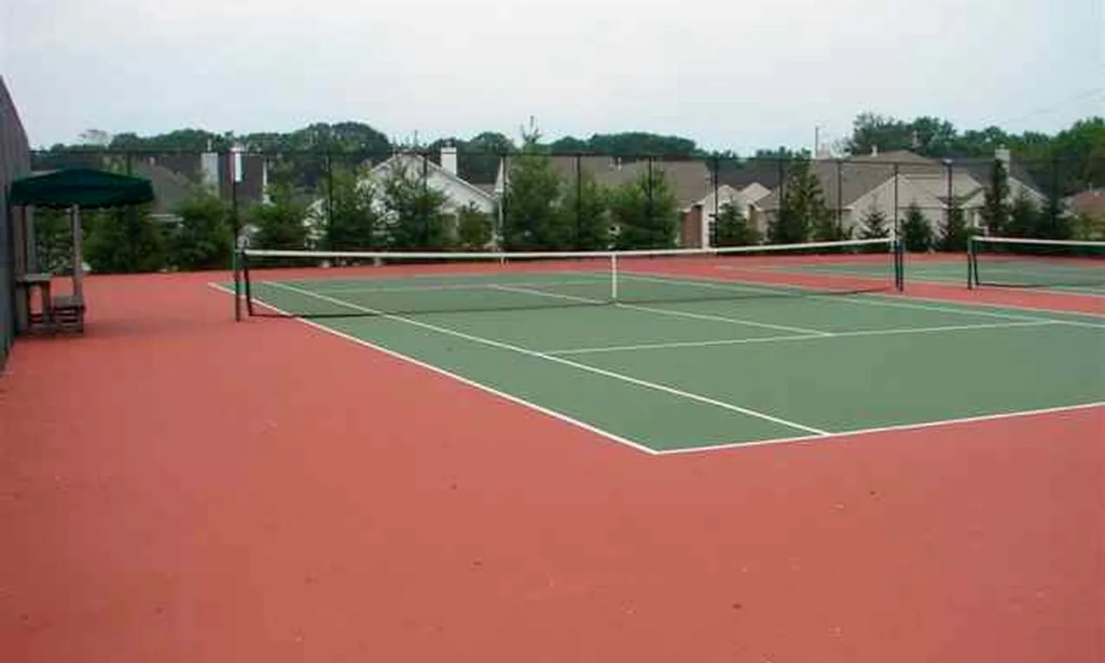 2 Tennis Courts