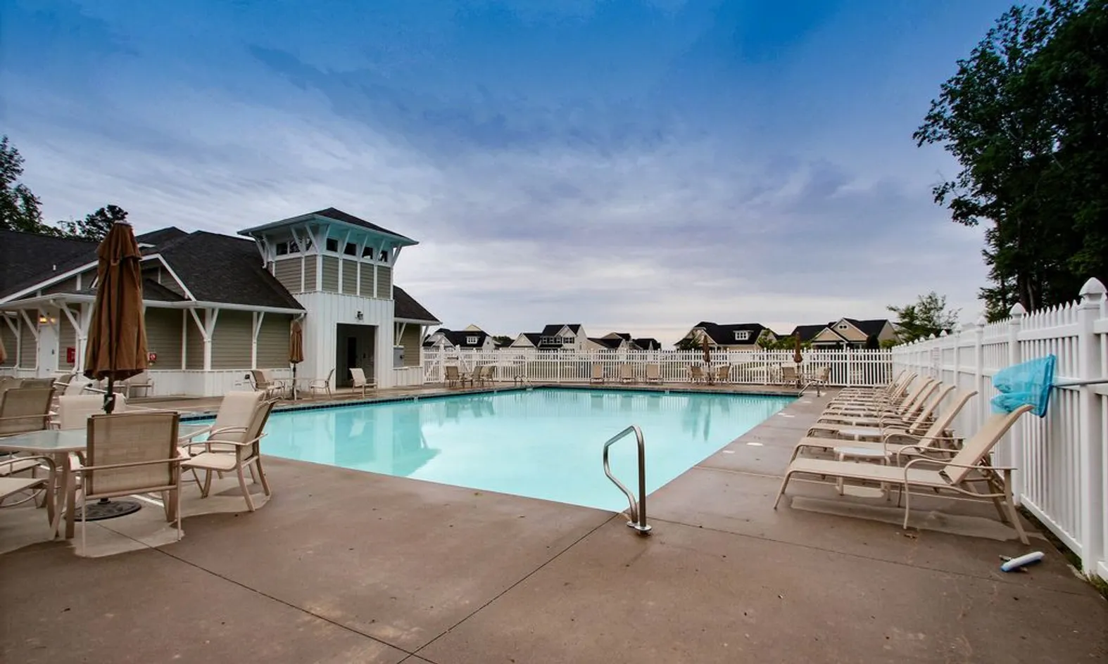 Outdoor Pool & Patio