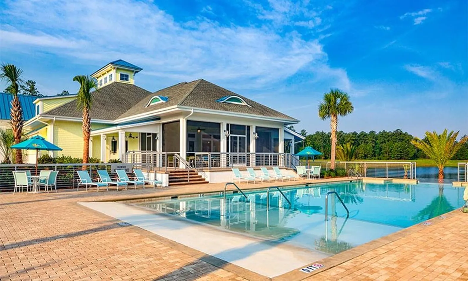 Lake Latitude Club Outdoor Pool