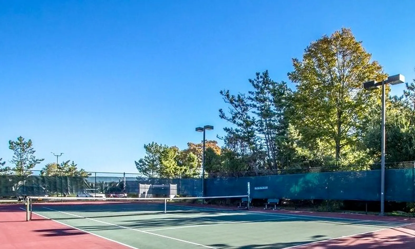 2 Tennis Courts