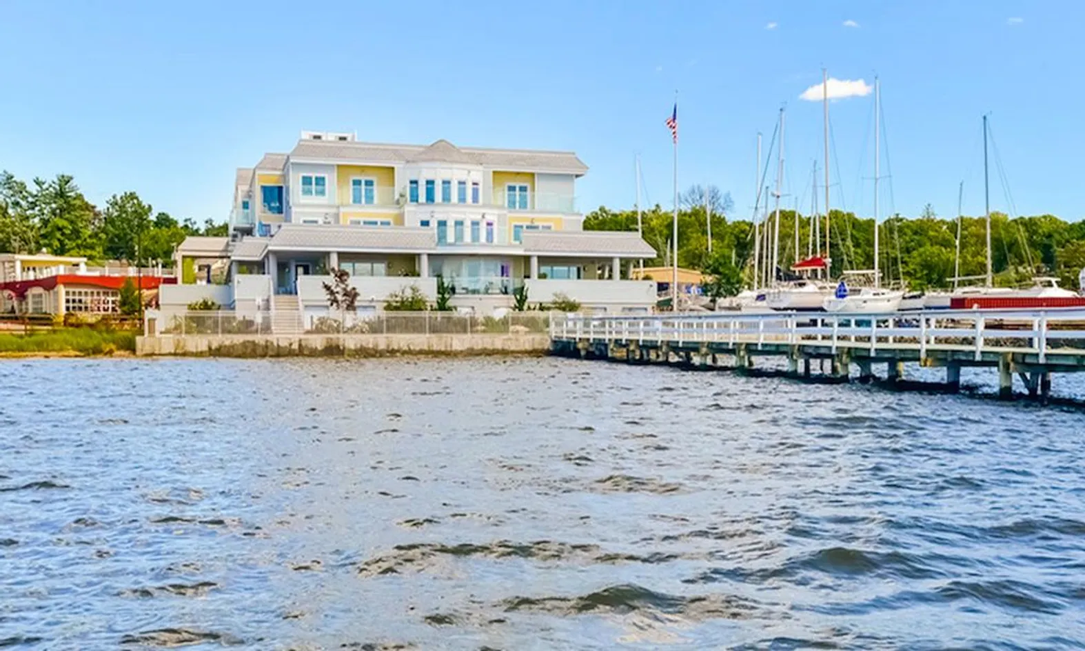 Knickerbocker Bay Club - Port Washington, NY