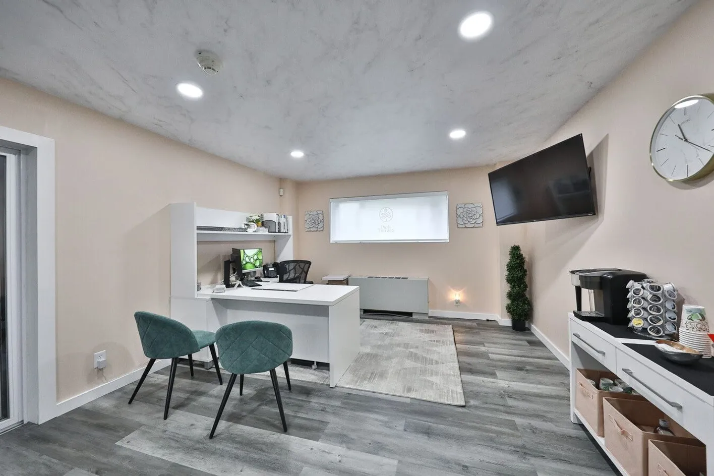 Leasing Office