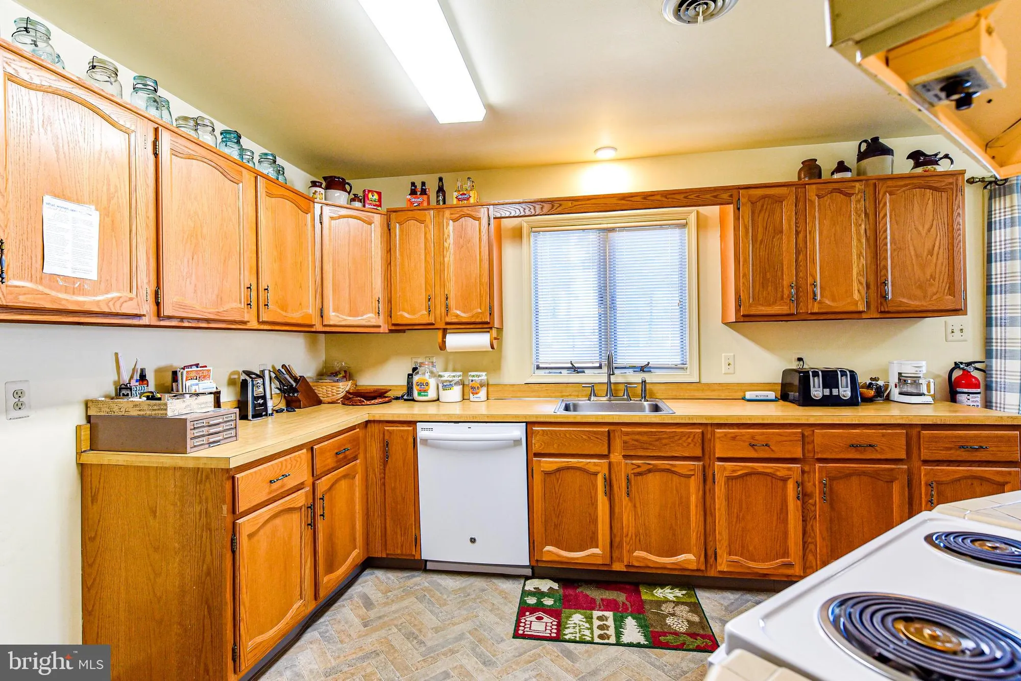 Property Slideshow image 9 of 27 | 23 cedar ave, Manahawkin, NJ, 08050