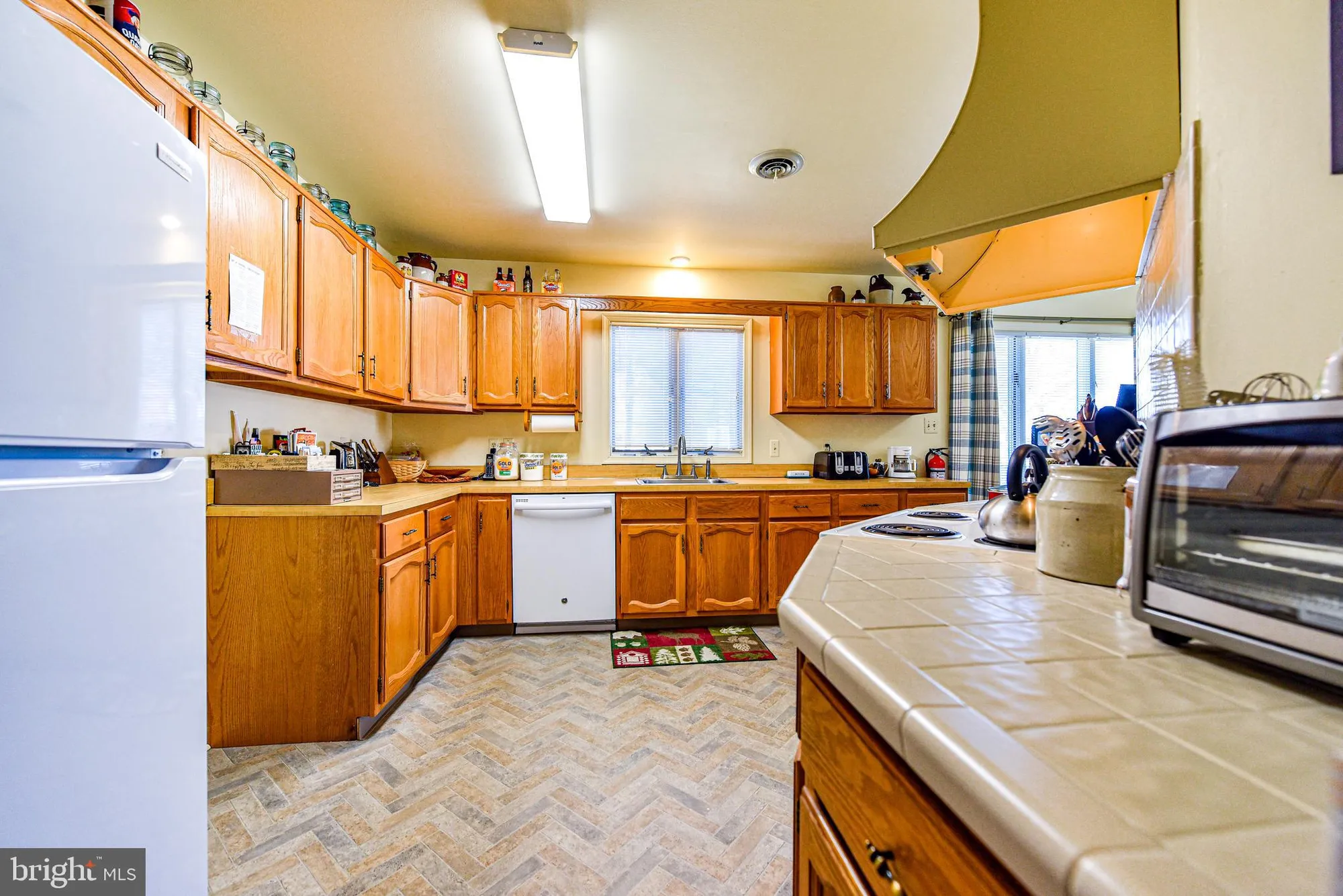 Property Slideshow image 8 of 27 | 23 cedar ave, Manahawkin, NJ, 08050