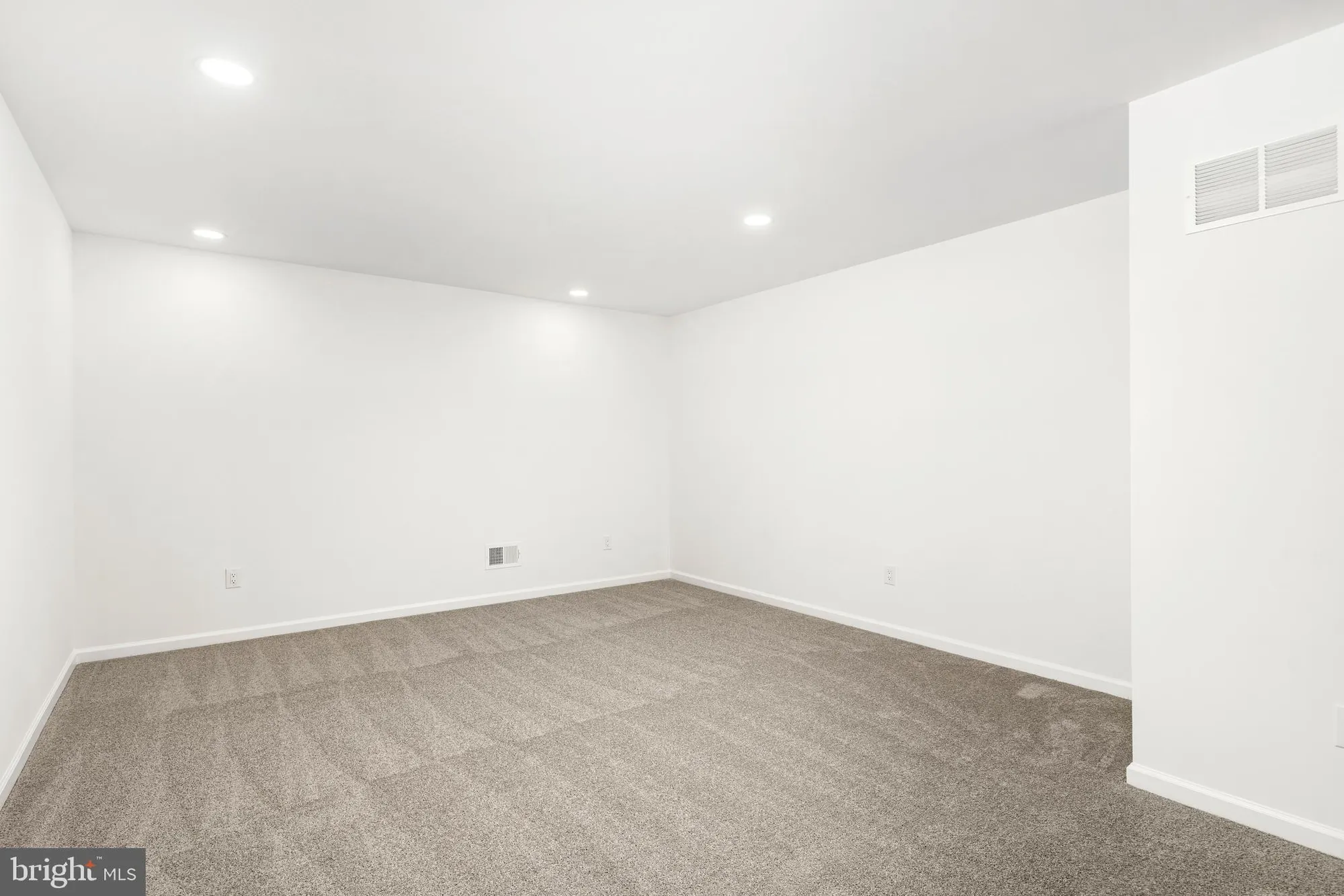 Property Slideshow image 31 of 49 | 55 kay chiarello way, Hamilton, NJ, 08690