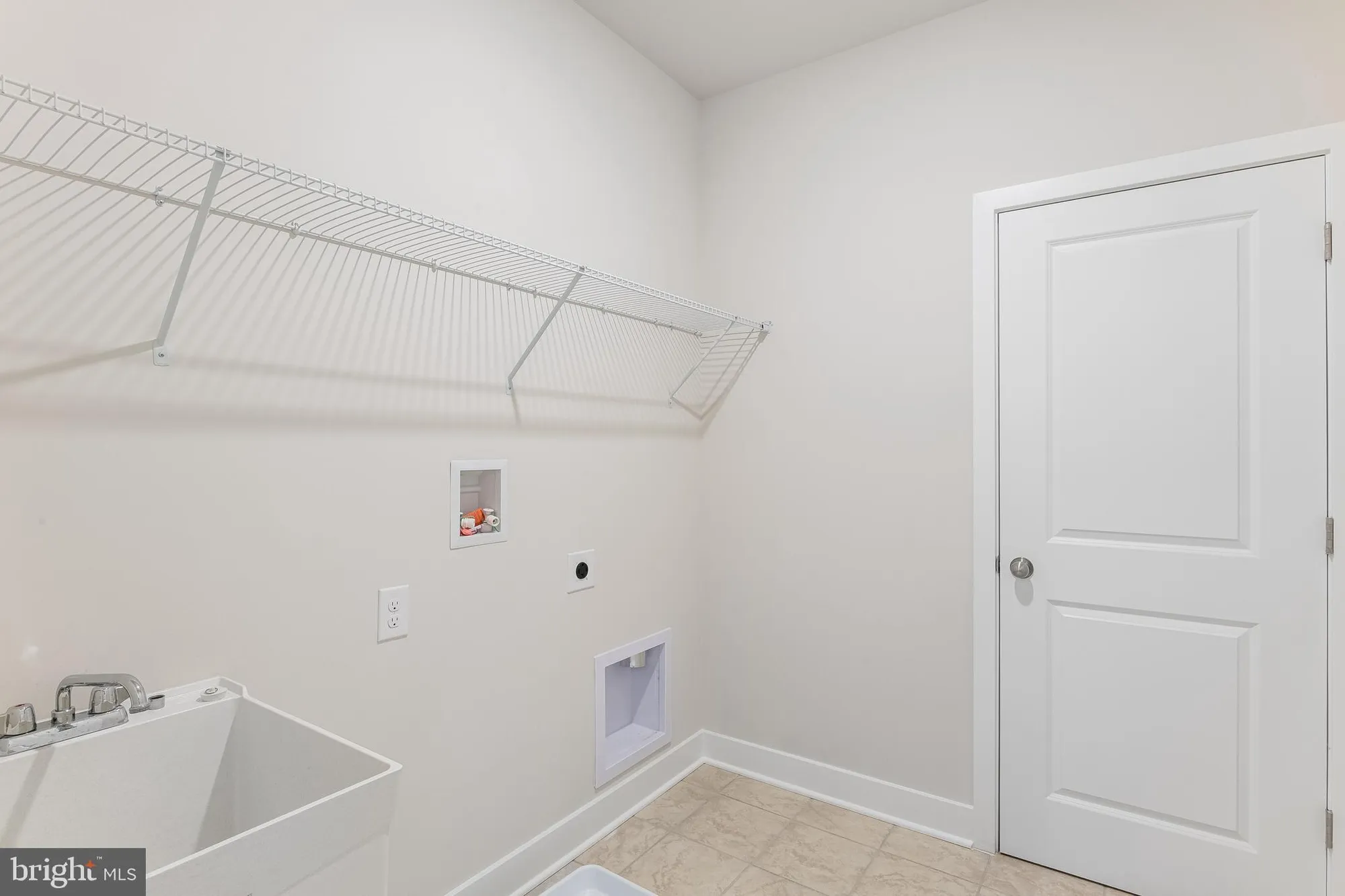 Property Slideshow image 5 of 39 | 201 mariners cir, Milton, DE, 19968