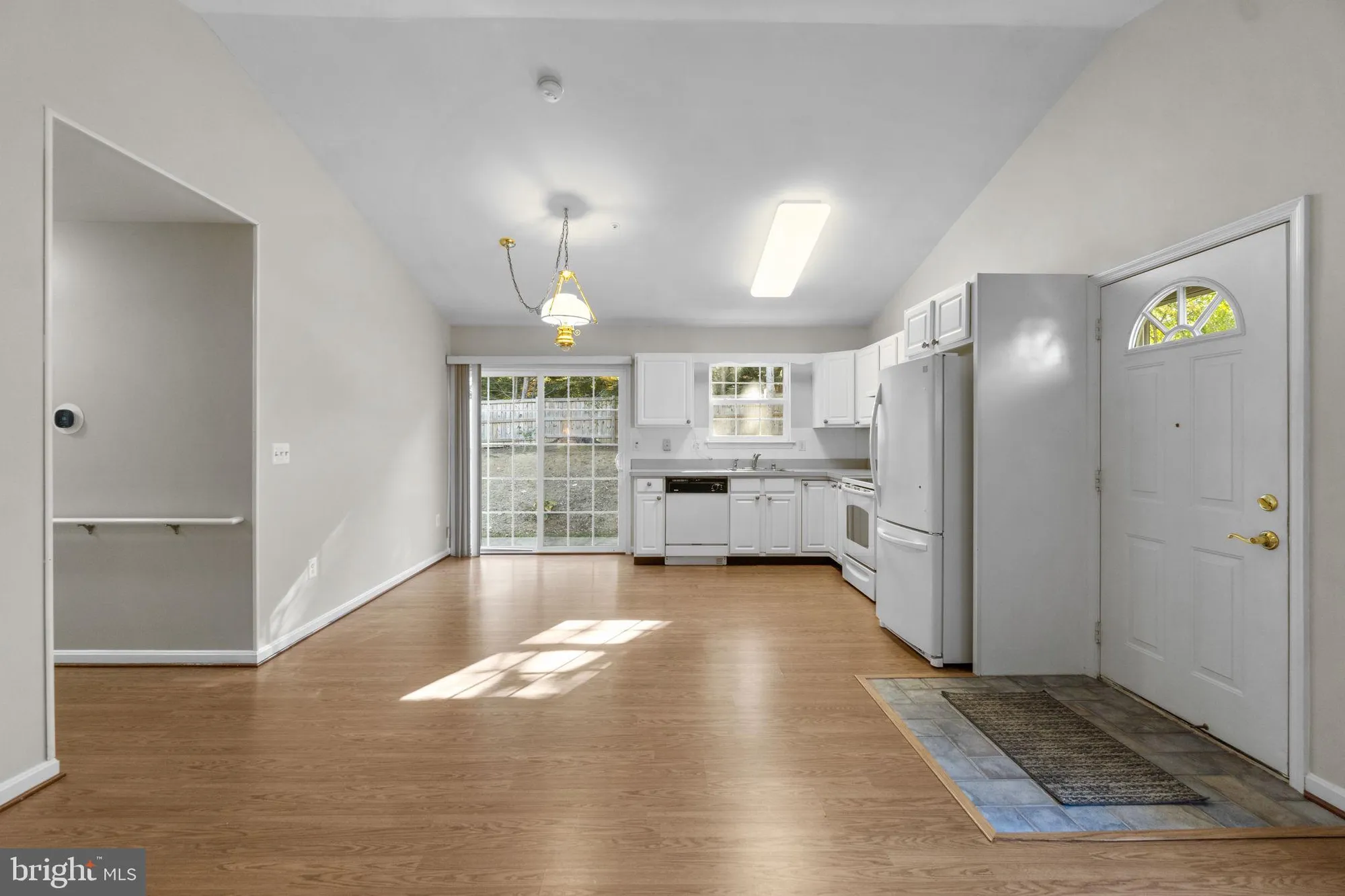 Property Slideshow image 7 of 32 | 2010 rudy serra dr c, Sykesville, MD, 21784