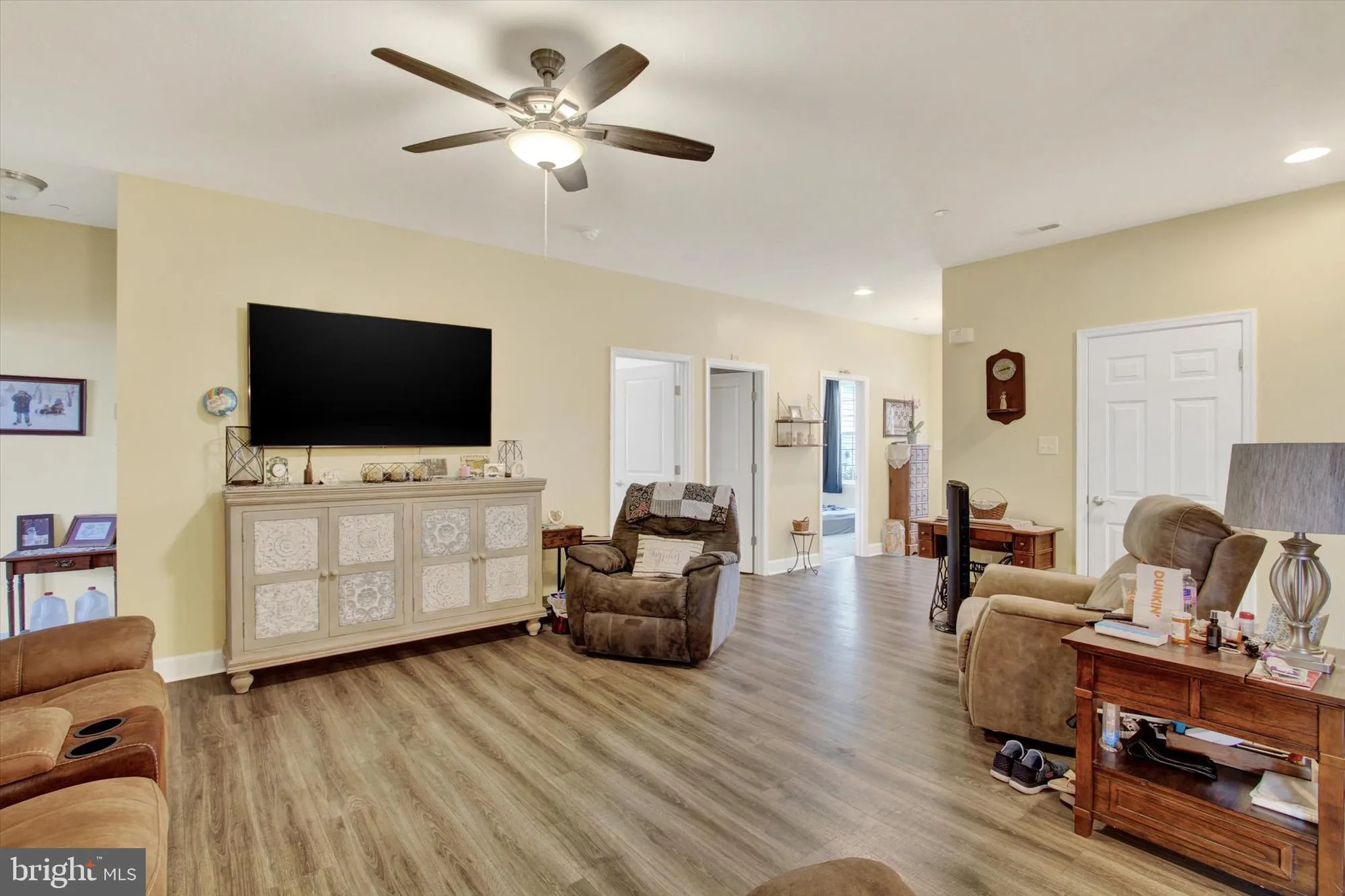 Property Slideshow image 7 of 25 | 412 hawthorn ln # 67, Hanover, PA, 17331