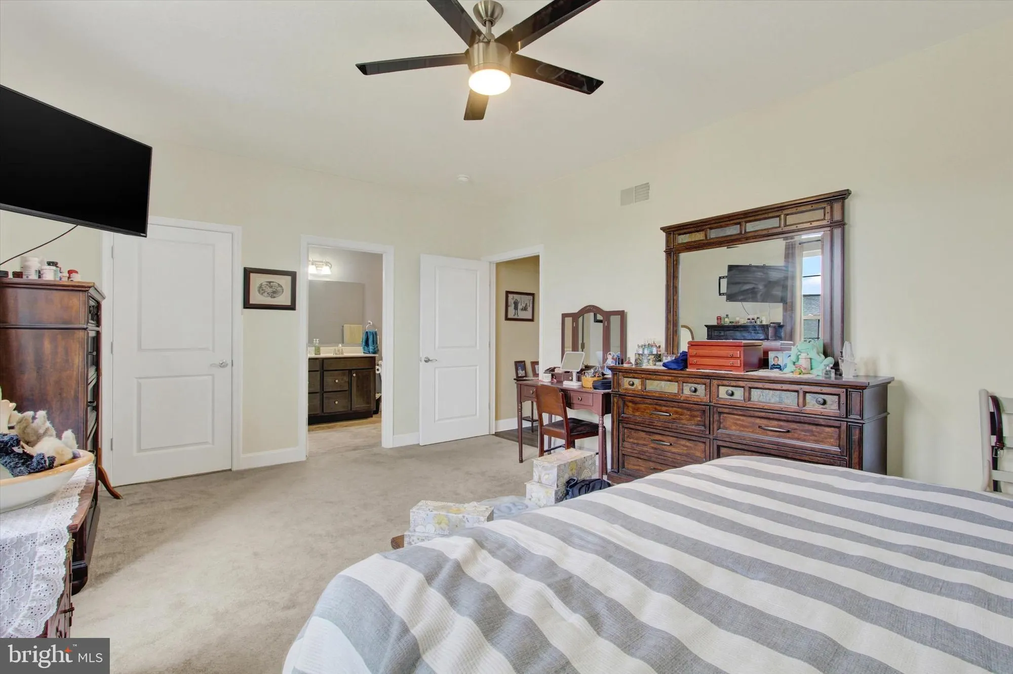 Property Slideshow image 18 of 25 | 412 hawthorn ln # 67, Hanover, PA, 17331