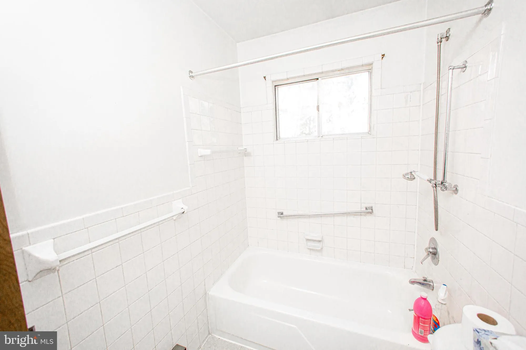 Property Slideshow image 10 of 18 | 3 new hampshire ln a, Whiting, NJ, 08759