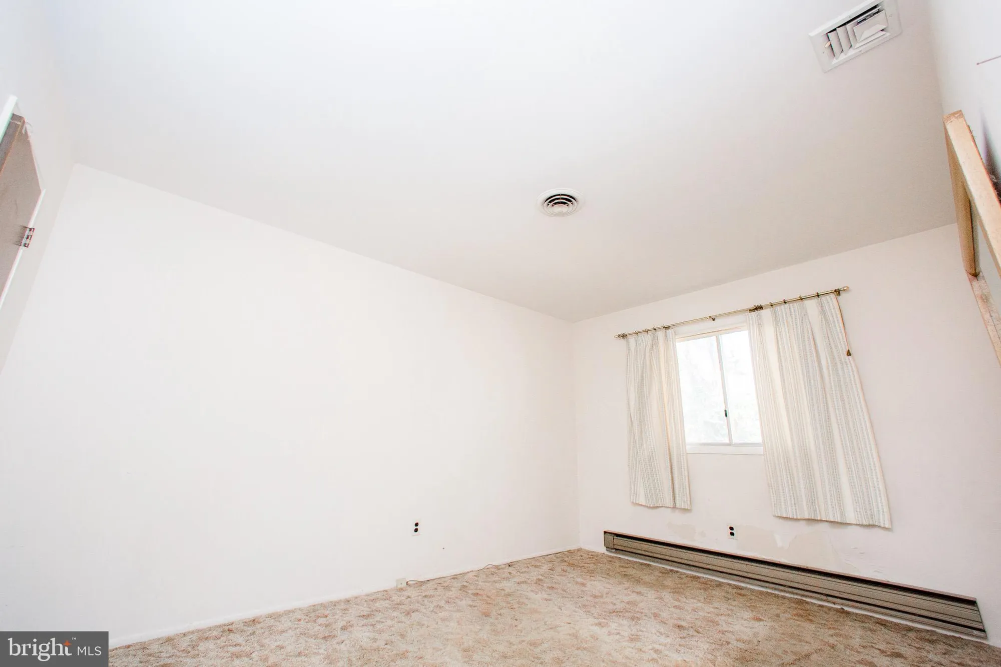 Property Slideshow image 11 of 18 | 3 new hampshire ln a, Whiting, NJ, 08759