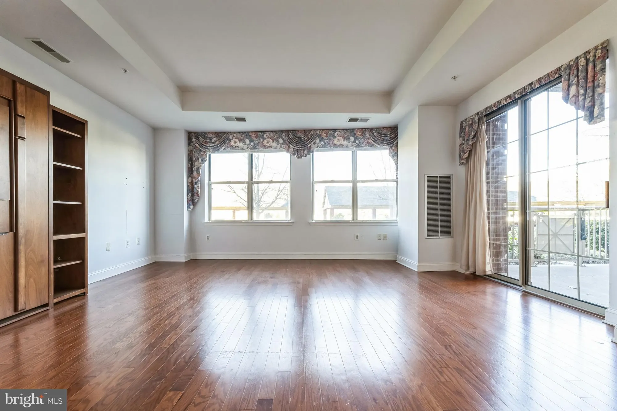 Property Slideshow image 15 of 62 | 2019 windrow dr, Princeton, NJ, 08540
