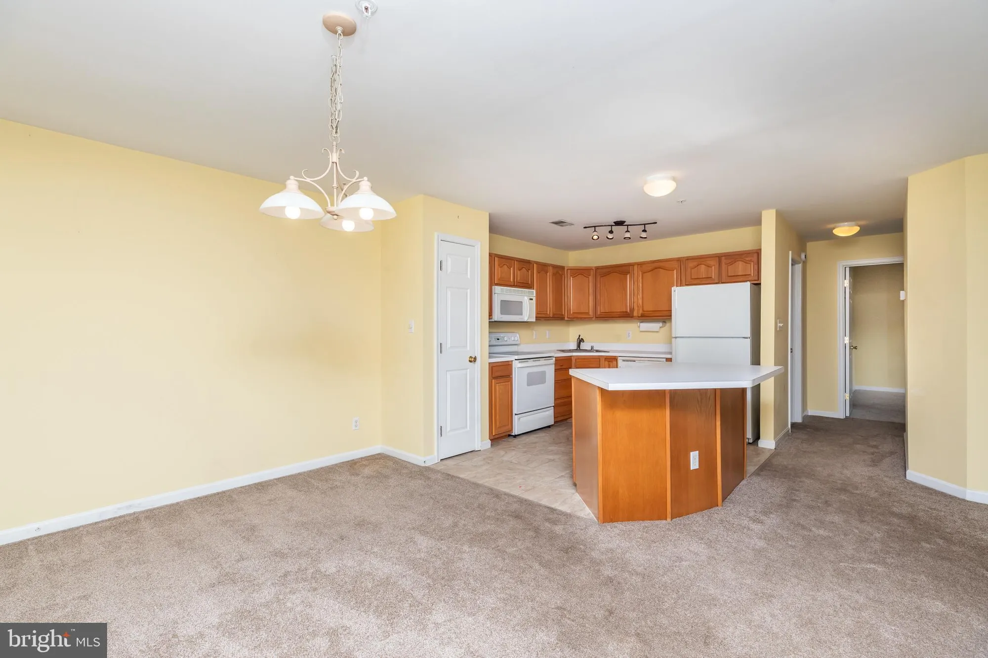 Property Slideshow image 11 of 38 | 11425 manklin creek rd unit 2, Ocean Pines, MD, 21811